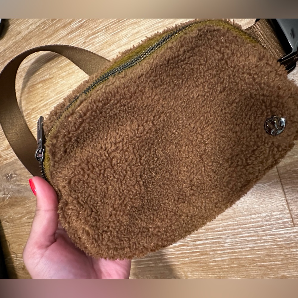 Lululemon Sherpa Everywhere Belt Bag 1L